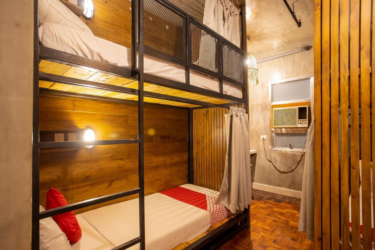 OYO 821 Connector Hostel Makati City Exterior foto
